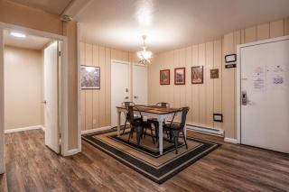 Summit Forester #47 BLDG.2 Bedrm / 2 bath Ski in Ski Out! Steps to Chair 15 at Little Eagle Lodge! - Mammoth Lakes - 2