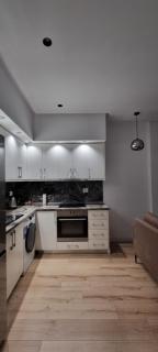 Alle's Komuna Parisit modern apartment - 9