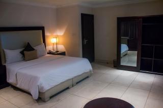 S & S Hotel & Suites - Lagos - 9