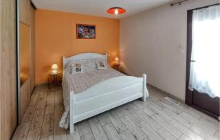 3 Bedroom Gorgeous Home In Chilhac - 8