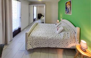 3 Bedroom Gorgeous Home In Chilhac - 6