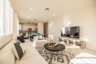 Peaceful 4BR Home With Mountain View - 5