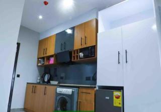 Sylz Residence Studio 4, 5 Mins from Labadi & Laboma Beaches - Accra - 2