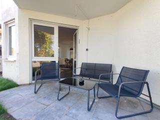 85qm, 4 bedroom, parking, King-Bed, Wifi, Netflix - 6