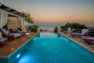 Red Rose Artistsvillas - 0