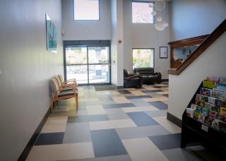 Royal Inn & Suites - Akron - 8