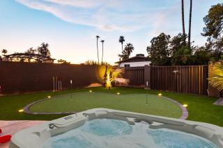 Gorgeous 4-bed home with Golf, Pool, & Hot Tub! - Phoenix - 7