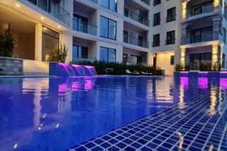 Modern Top Floor Sea View 3BR with Pools, Spa & Fitness - Bečići - 9
