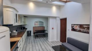 Stylish Suites with kitchenette - 9