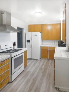 Quaint Mid-Century Cottage by the Coast - Ventura - 1