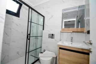 Brand New 2 Bedroom Top Floor Flat with Pool B2 - Bodrum - 2