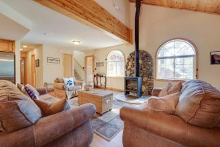 Rustic Truckee Cabin Retreat with Community Pool! - Truckee - 6