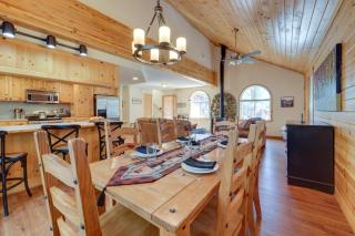 4 Mi to Downhill Ski Resort! Spacious Family Haven - 4