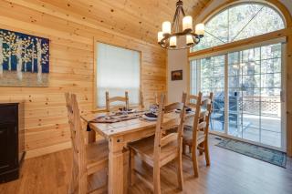 Rustic Truckee Cabin Retreat with Community Pool! - Truckee - 3