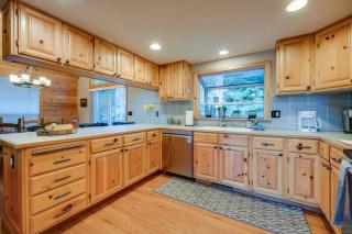 Rustic Truckee Cabin Retreat with Community Pool! - Truckee - 1