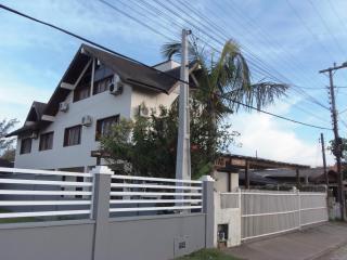Townhouse composta por 4 triplex duas suítes a duas quadras do mar - Barra de Ibiraquera - 2