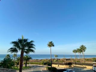 Front beach Villa in Marbella with Amazing Sea Views Semidetached - 0
