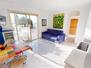 Petit 3P avec terrasse, piscine et garage - FR-1-196-193 - 8