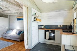 Isle of Wight Cabin - 3