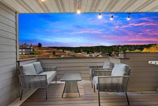 Modern Home-Garage-Scenic Patio - Rapid City - 8