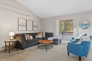 Modern Home-Garage-Scenic Patio - Rapid City - 1