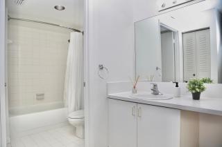 Charming 2 bedroom 2 bathrooms at aventura - 1