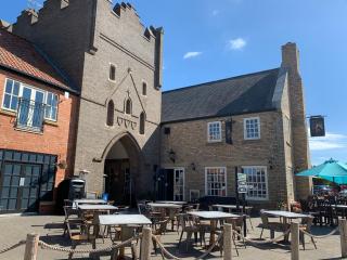 Sea Esta at The Bay, sleeps 4-5, and 2 dogs for free too - Filey - 4