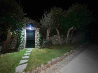 Luxury central Villa with pool and privacy - 4