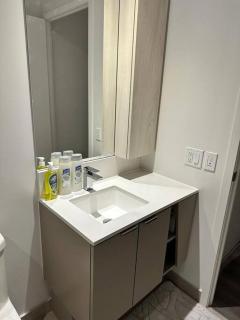 New 1 bedroom condo by Square One Mississauga - Mississauga - 4