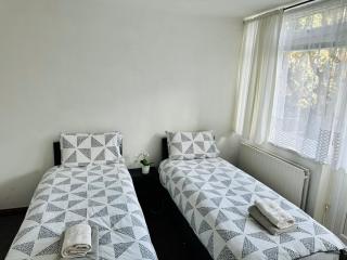 London City Apartment - 9