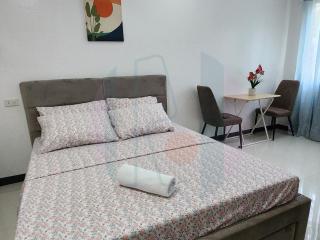 RiCres Hometel Double Bed R124 - Samal - 1