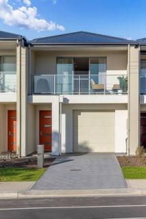 Esplanade Elegance Seaford: Sleeps 7 - Seaford - 8