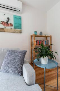 Breezy East - A Light-filled Family Retreat - 3
