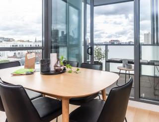 Coveted Collingwood - Balcony Hideaway with Views - 4