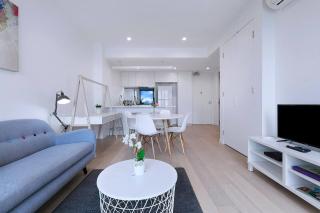 'Brightly Boutique' A CBD Resort-style Escape - Brisbane - 5