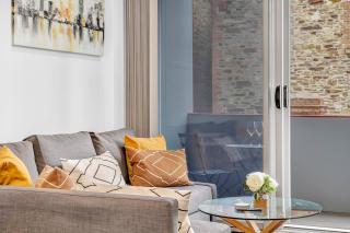 'Artsy at East End' A Modern Inner-city Retreat - Adelaide - 5