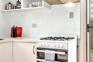 East Parklands Cottage - A Dreamy Garden Hideaway - Adelaide - 3