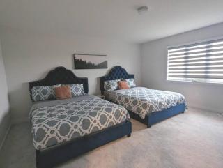 Stylish 5-Bedroom Retreat - 5