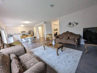 Stylish 5-Bedroom Retreat - 2