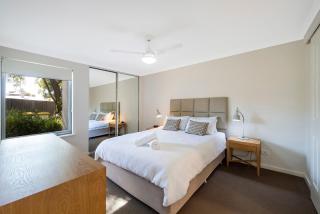 Escape to 67 at Cape View - Broadwater - 4
