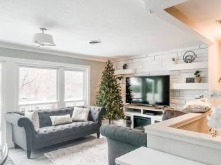 Arrowhead Riverfront Kayaks/Patio 30 Min to ND! - Bristol - 0