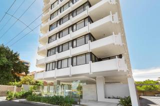 Jade - St Kilda Beach Views - 4