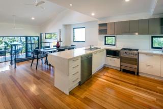 Shorelines - Hamilton Island - 2
