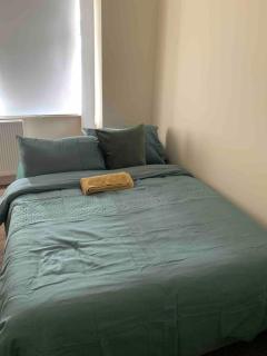 House in a quiet neighbourhood with private drive - Woodford Green - 4