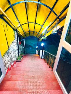 Hotel Plaza Dalhousie - Near Ghandhi Chowk Mall Road - 1