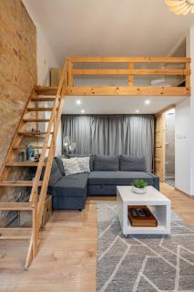 Wanderlust Hideaway Apartment - Budapest - 0