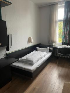 Hotel Bitterfelder Hof - Bitterfeld - 1