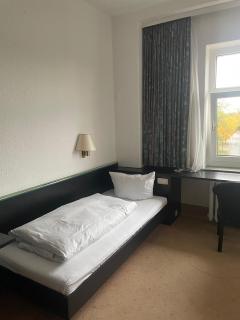 Hotel Bitterfelder Hof - Bitterfeld - 7