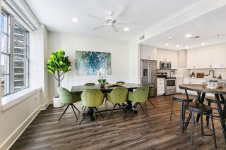 Spacious Luxury 4BR Condo Moments from French Quarter - Nueva Orleans - 9