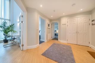 Roomspace Serviced Apartments - The Courtyard Penthouse - 3